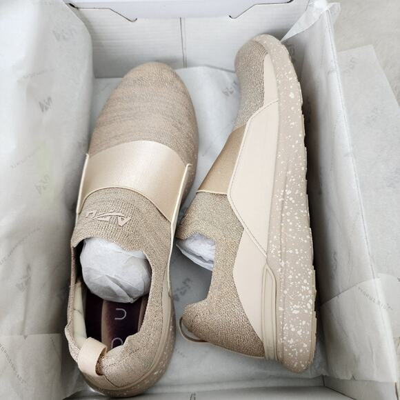 Athletic_Shoes